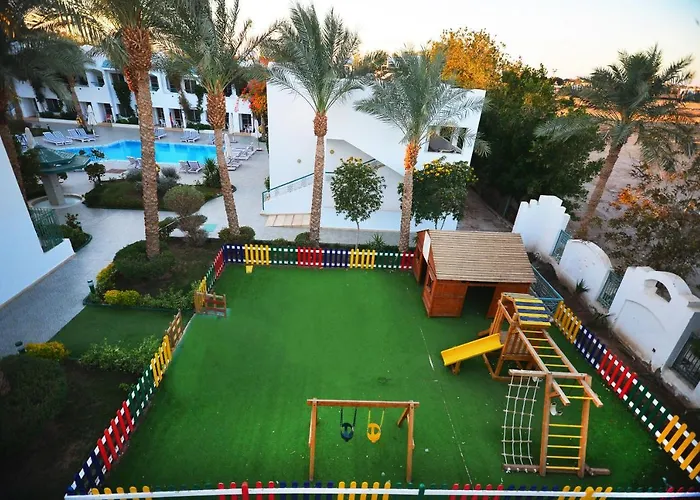 Falcon Hills 3*