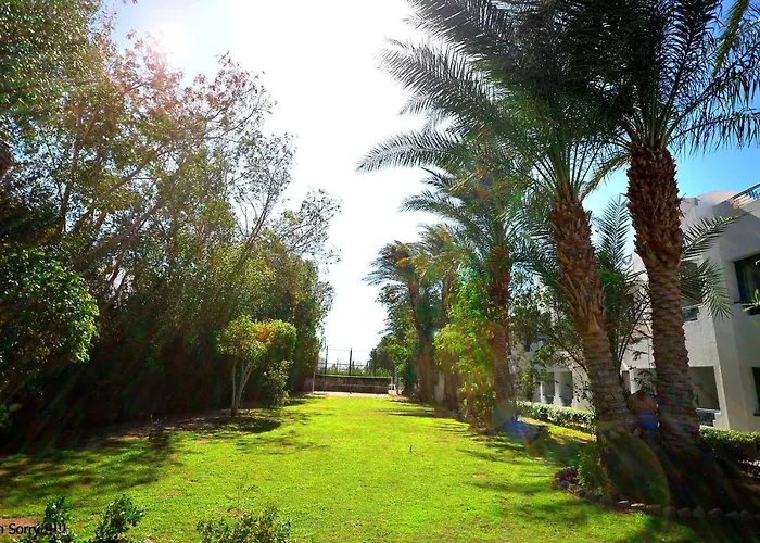 Falcon Hills 3*