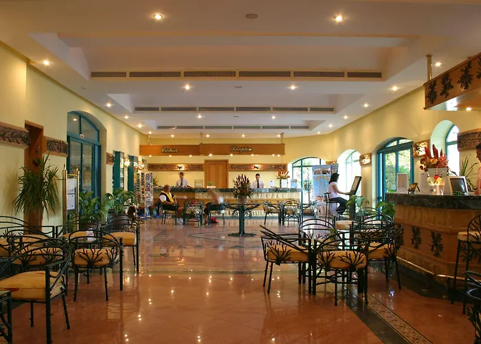Falcon Hills Resort 3*
