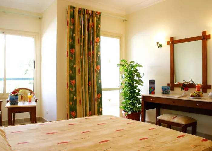 Falcon Hills Resort 3*