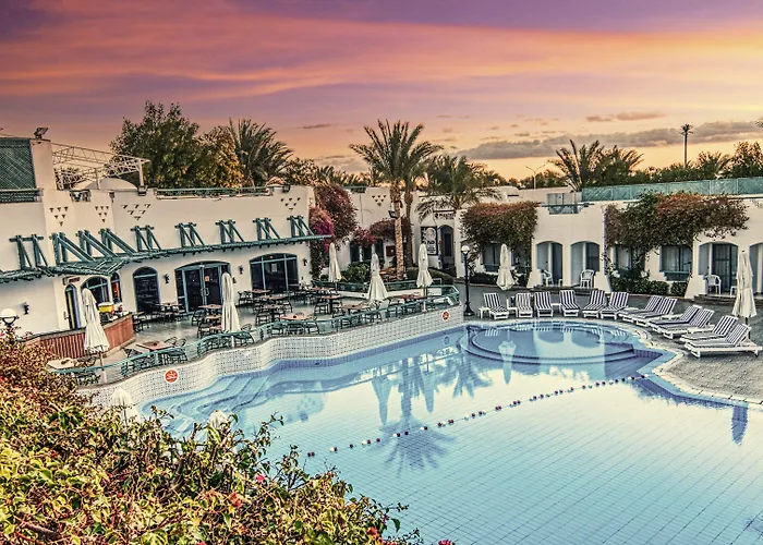 אתר נופש Falcon Hills 3*