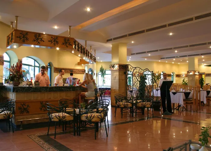 Falcon Hills Resort
